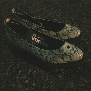 Glow in the Dark Snakeskin Pointed Ballet Flats
